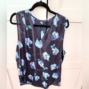 Banana Republic Women’s XL sleeveless blouse